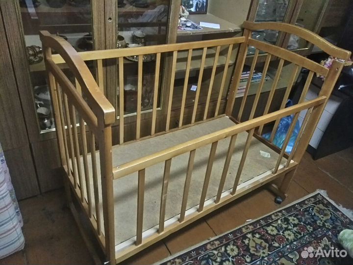 Детская кроватка