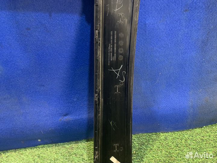 Накладка двери задняя левая Cadillac Escalade 3