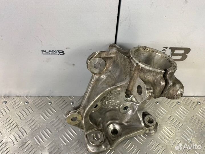 Кулак поворотный передний левый Bmw 3 E90