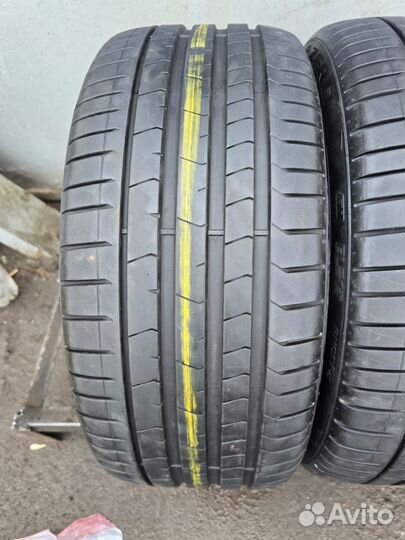 Pirelli P Zero PZ4 255/35 R21 и 285/30 R21 100Y
