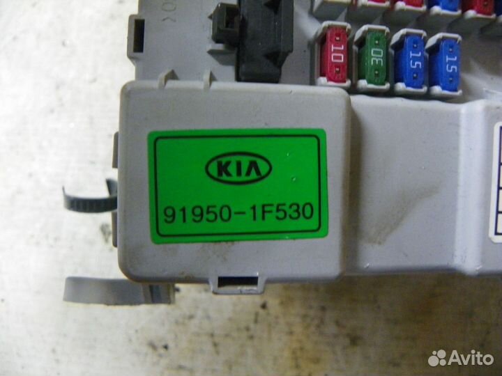 Блок предохранителей салонный Kia Sportage