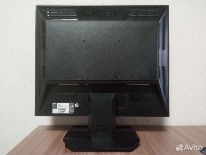 Монитор Acer v193