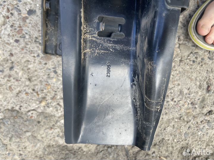 Услитель бампера задний Mercedes- Benz ML 166