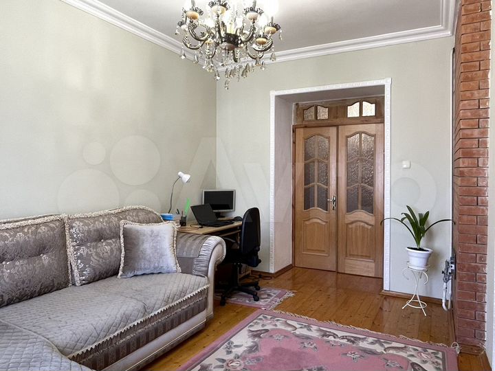 3-к. квартира, 91 м², 1/2 эт.