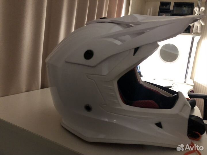 Горнолыжный шлем