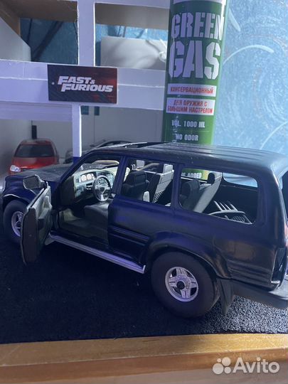 Модель1/18 toyota