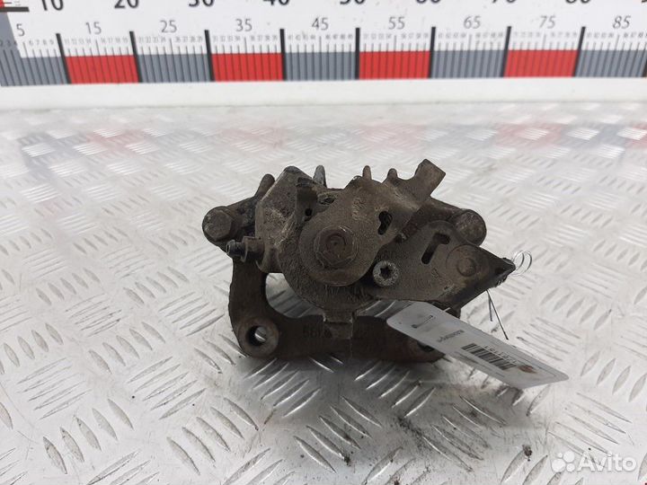 Суппорт задний правый Volkswagen Golf 3 2000