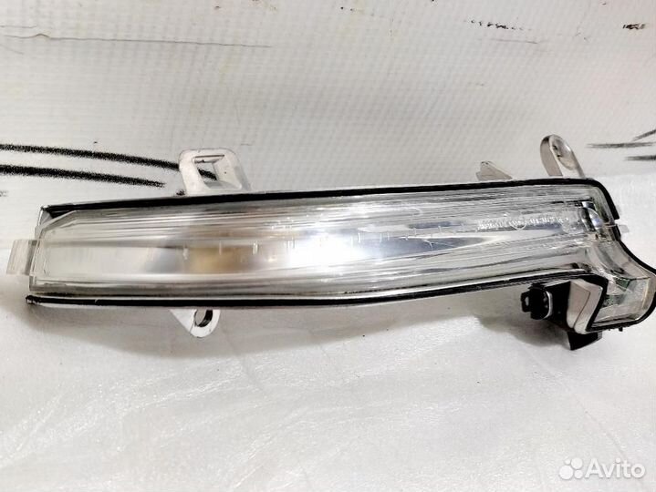 Поворотник в зеркало правый BMW F20