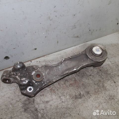 Рычаг передний поперечный нижний (прямой) правый