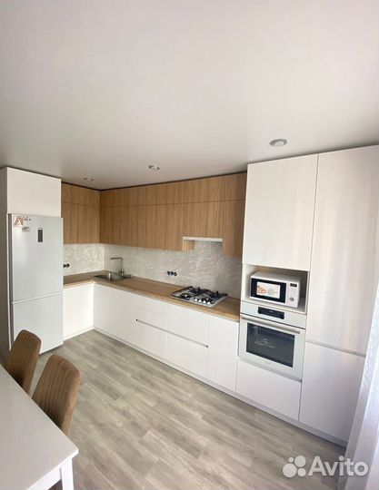 Угловая кухня в новостройку