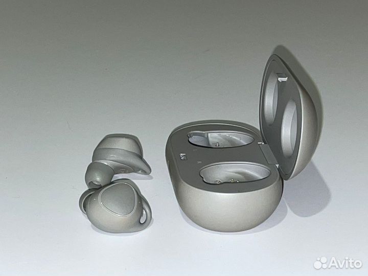 Беспроводные наушники samsung buds