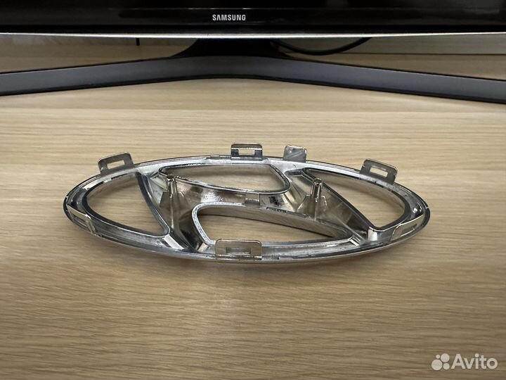 Эмблема Hyundai solaris 2