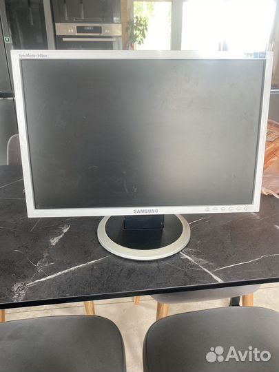 Монитор Samsung