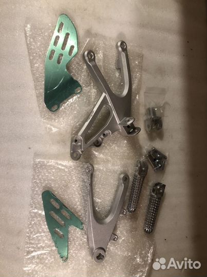 Комплект кронштейн подножки Yamaha R1 2007-2008