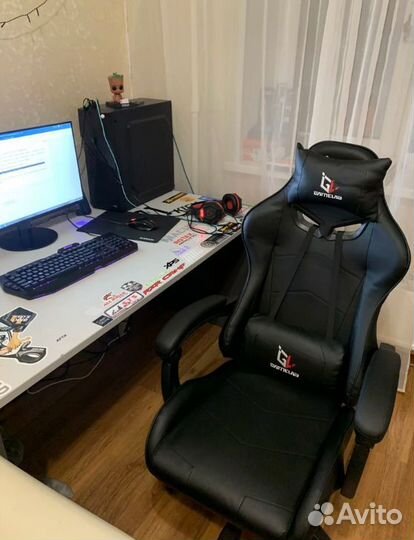 Компьютерное игровое кресло Новое