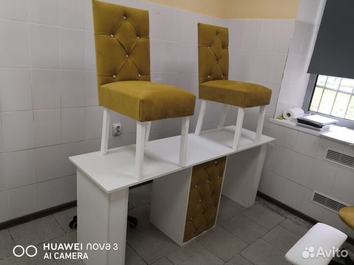 Маникюрный стол