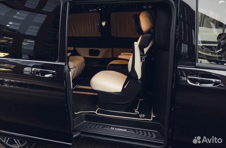 Аренда Mercedes V300 без водителя