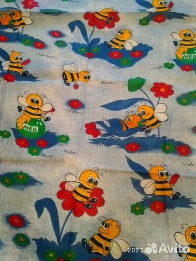 Отрезы ткани (ситец, шелк, шерсть, парча, гипюр)