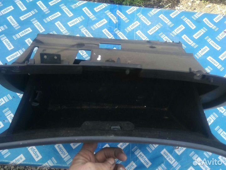 Бардачок Nissan Primera p12