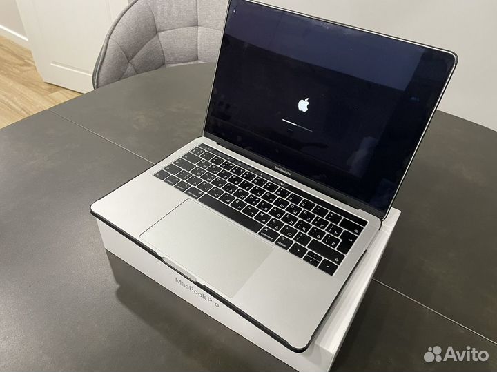 Apple MacBook Pro (13 дюймов,2019г., два порта )
