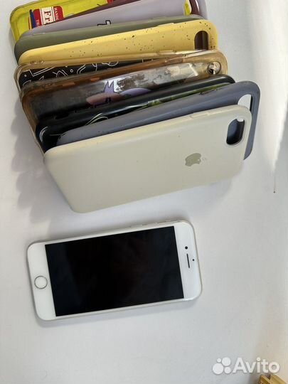 iPhone 8 64gb + чехлы
