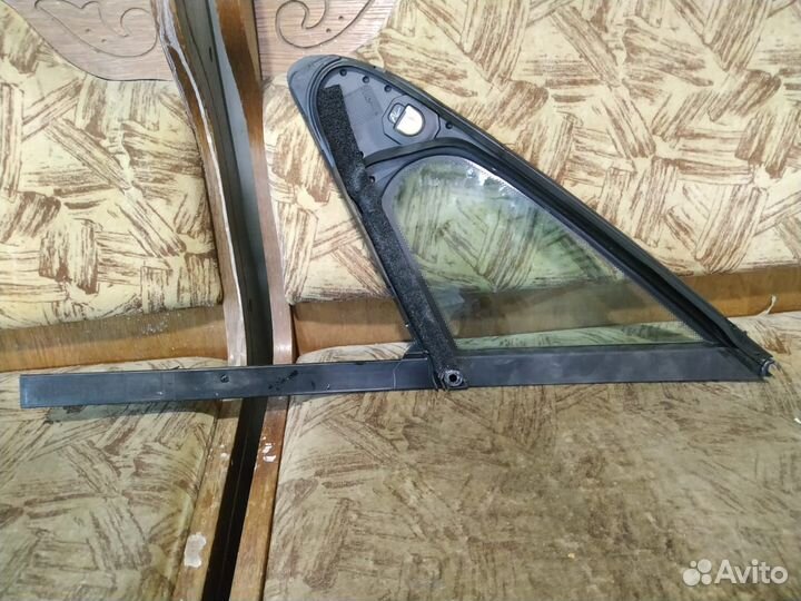 Peugeot 508 стекло переднее правое глухое