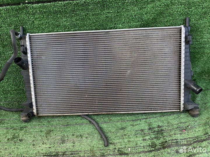 Радиатор охлаждения Volvo V50 S40 MW MS MS68 3M5H8