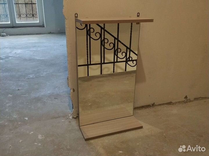 Зеркало в ванную с полочкой бу