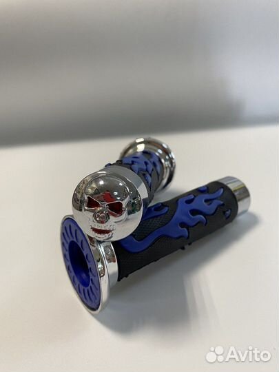 Грипсы fire skull blue 5211