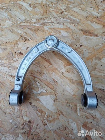 Рычаг подвески верхний передний правый