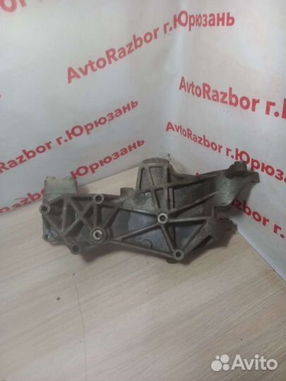 Кронштейн вискомуфты Volkswagen Passat B5