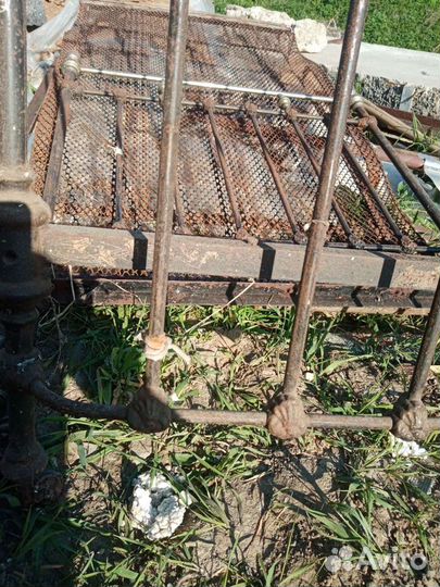 Кровать антикварная, металлическая, старинная