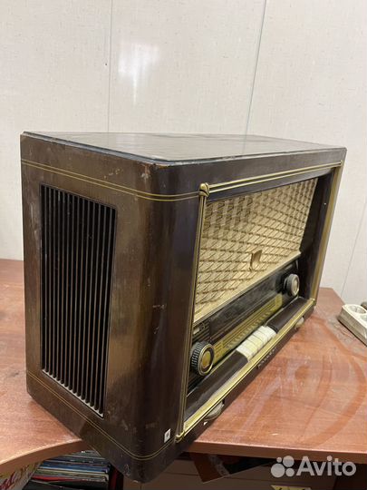 Ламповый приёмник Philips. 239