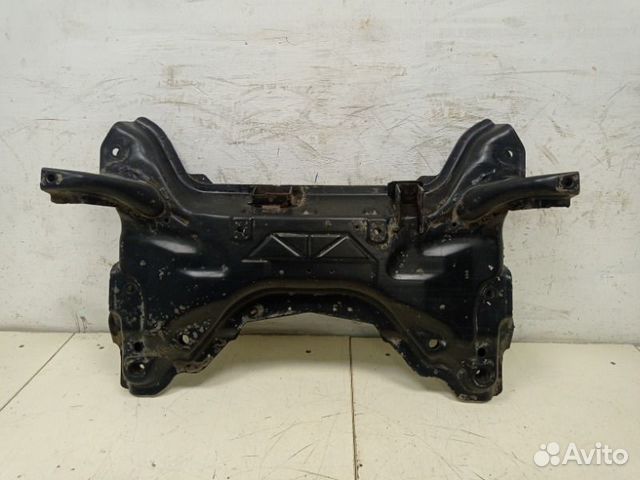 Балка подмоторная (подрамник) передняя Peugeot 307