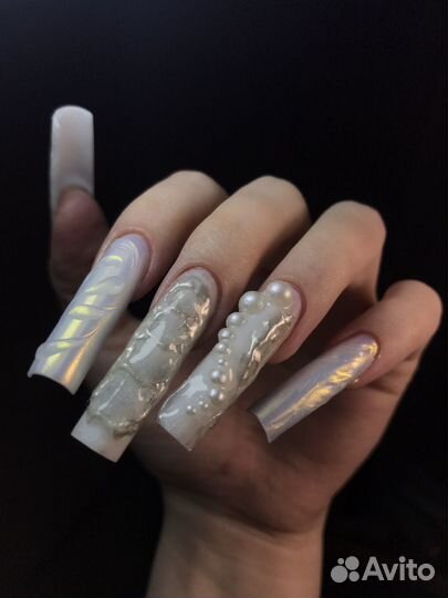 Мастер маникюра и наращивания ногтей. Модель