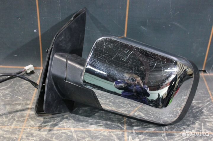 Зеркало заднего вида левое - Nissan Armada