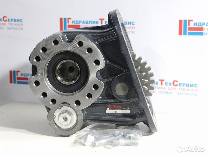 Коробка отбора мощности на тягач Freightliner