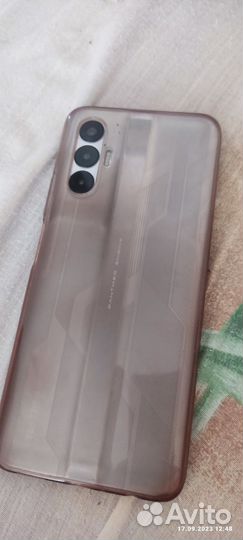 Продаю телефон брата