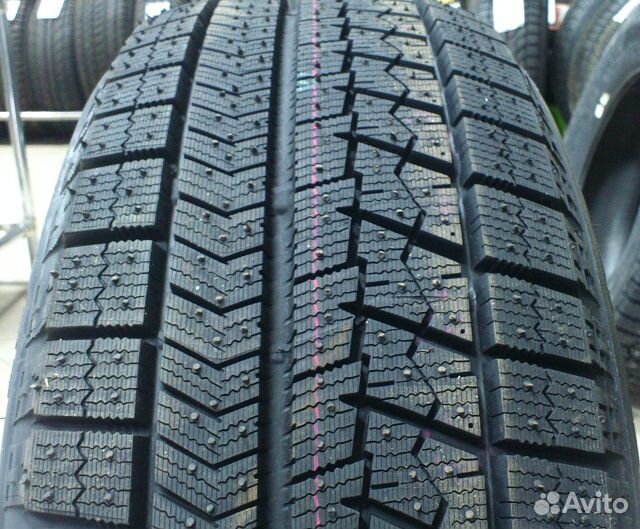 Bridgestone Blizzak VRX 215/55 R17 94S