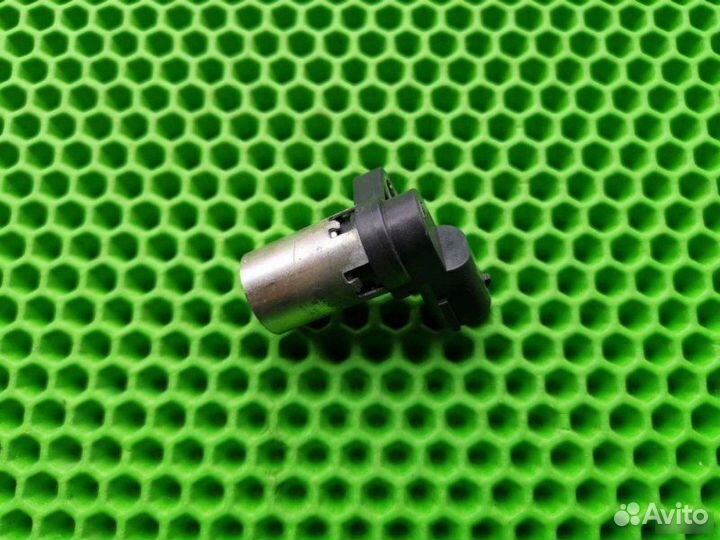 Датчик положения распредвала Subaru Forester 2 SG5