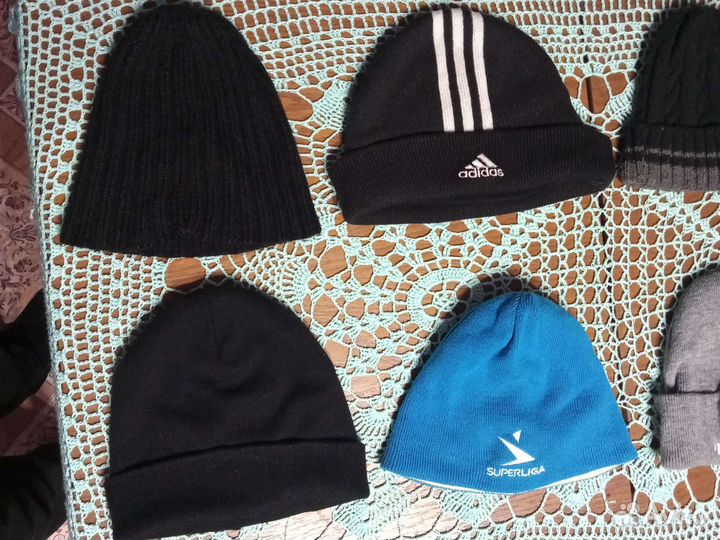 Мужские шапки пакетом