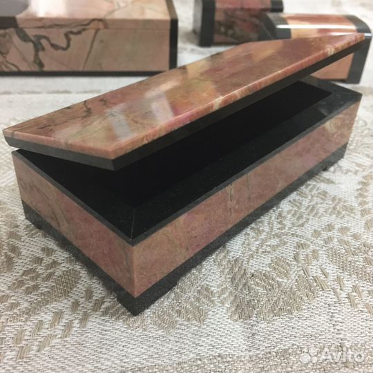 Шкатулка для украшений родонит/яшма