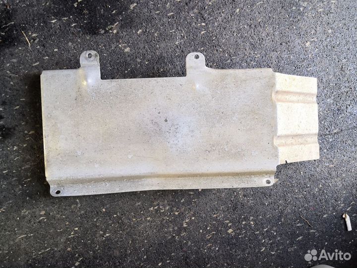 Защитный кожух топливного фильтра бмв е63 е64