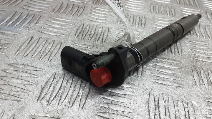 Форсунка дизельная volkswagen passat B6 2010