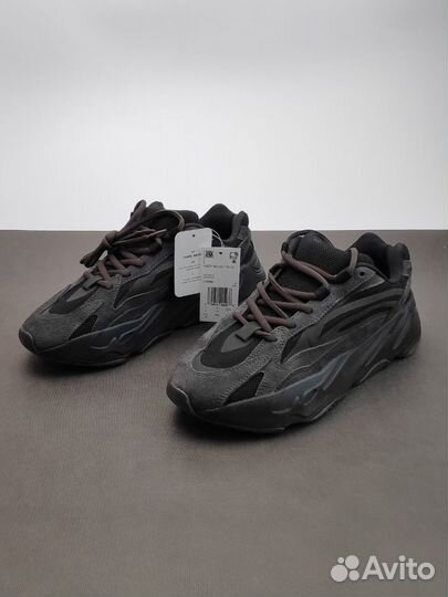 Кроссовки Adidas Yeezy boost 700 v2