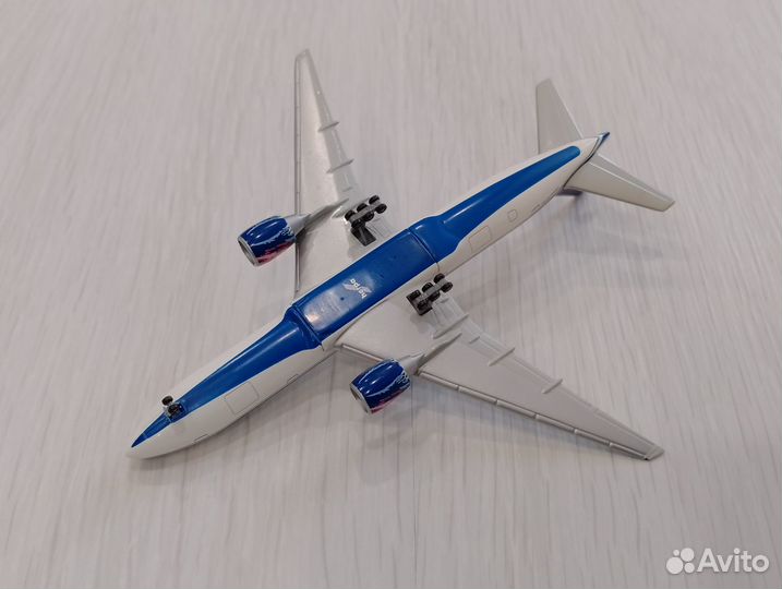 Самолёт в коробке. Boeing 777-200 