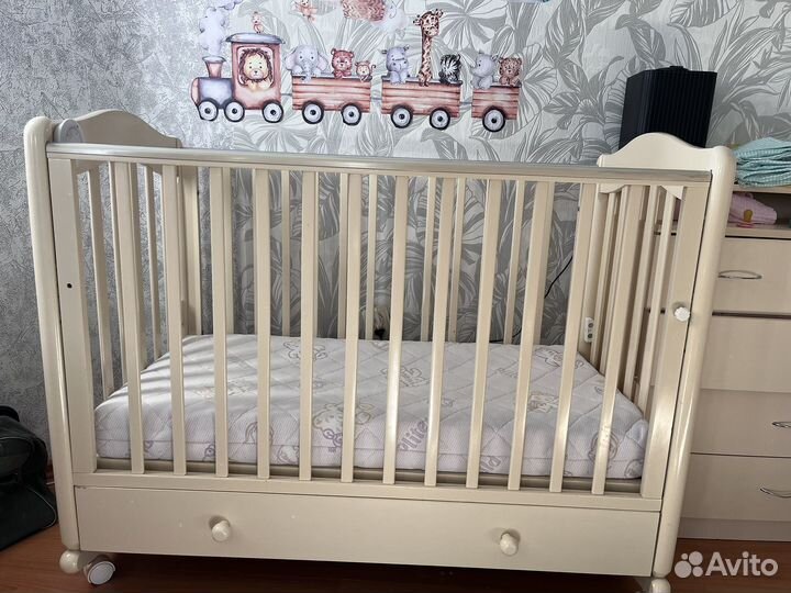 Детская кроватка