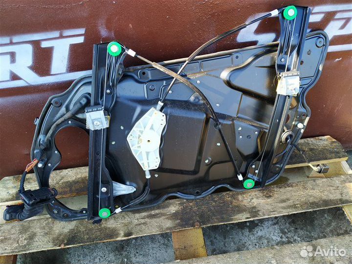 Стеклоподъемник передний левый Volkswagen Passat