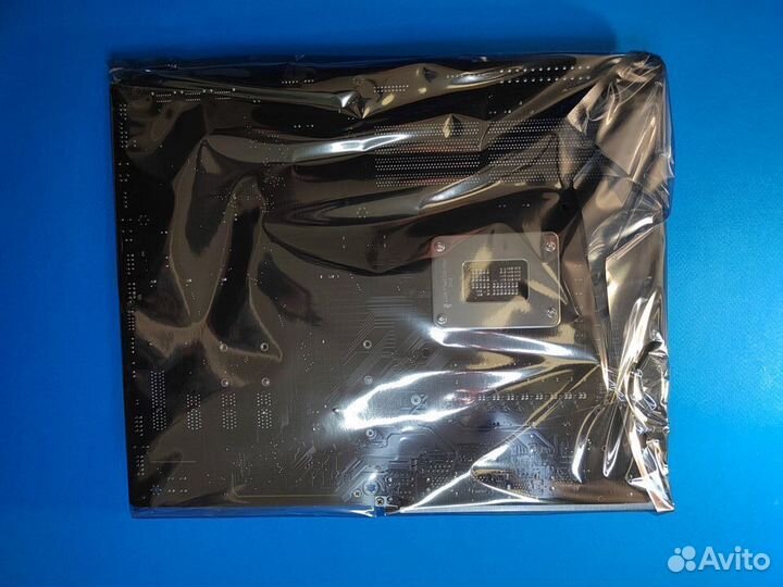 Материнская Плата gigabyte Z690 UD DDR4 Новая