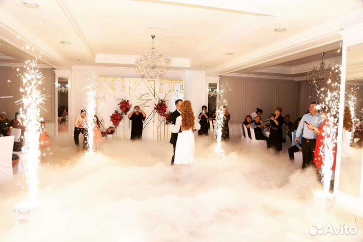 Тяжелый дым, фейерверк, свет, спаркуляры, конффети